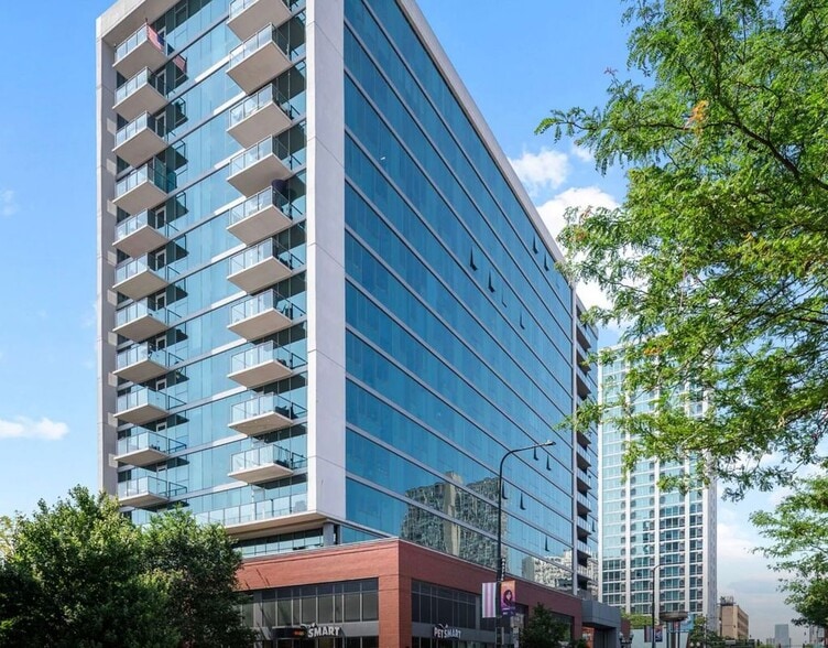 Building Photo - 3740 N Halsted St