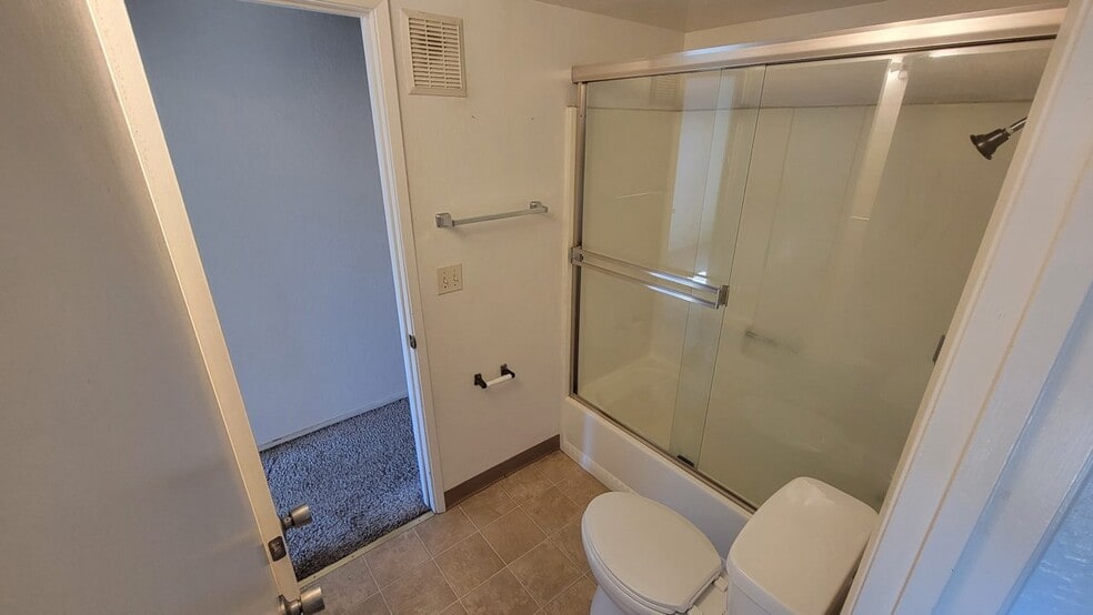 Bathroom 1 - 162 Aynes Ct