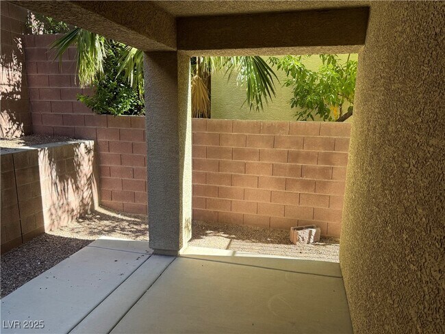 Building Photo - 10556 Gibbous Moon Dr