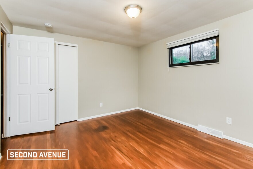 Building Photo - 11556 McKee Rd