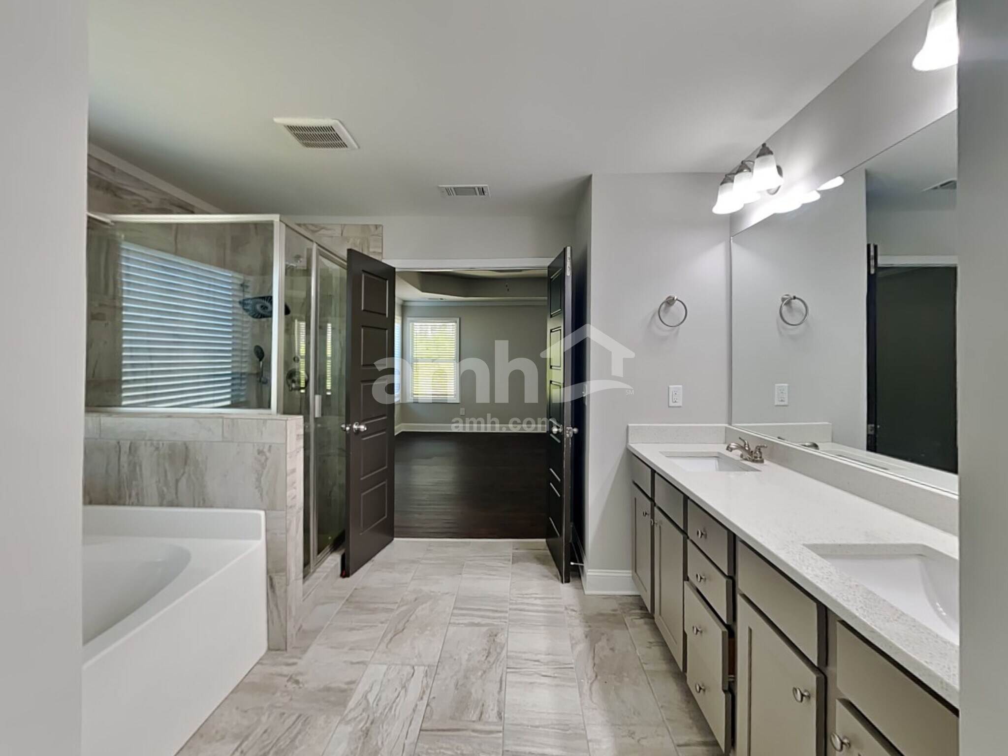 Building Photo - 1080 Victoria Walk Ln