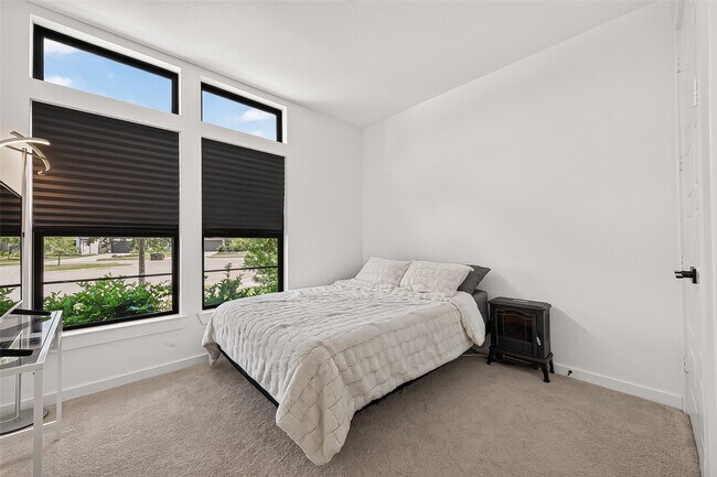 Building Photo - 29746 Burcreek Ln
