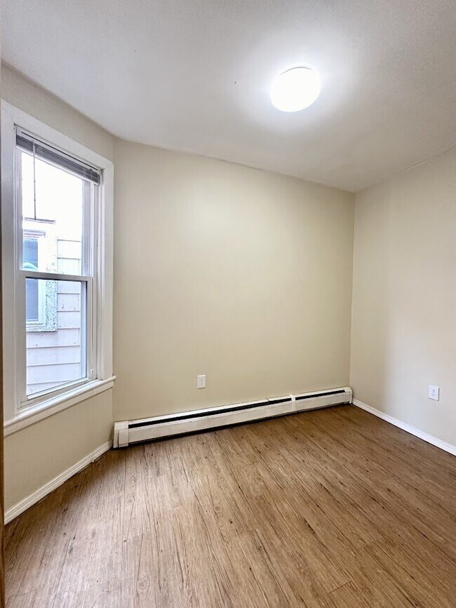 Building Photo - 281 Ontario St