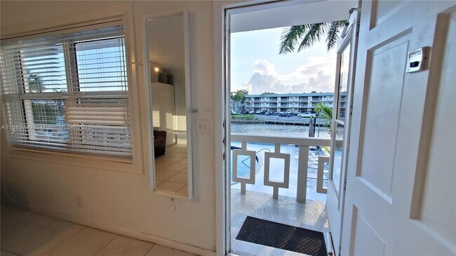Building Photo - 467 Golden Isles Dr