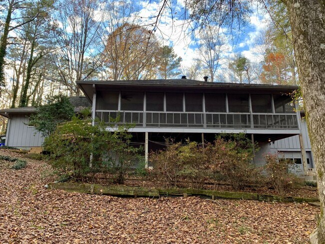 Building Photo - 6760 Tell Rd