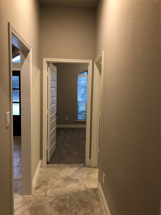 Building Photo - 10839 Campbell Point