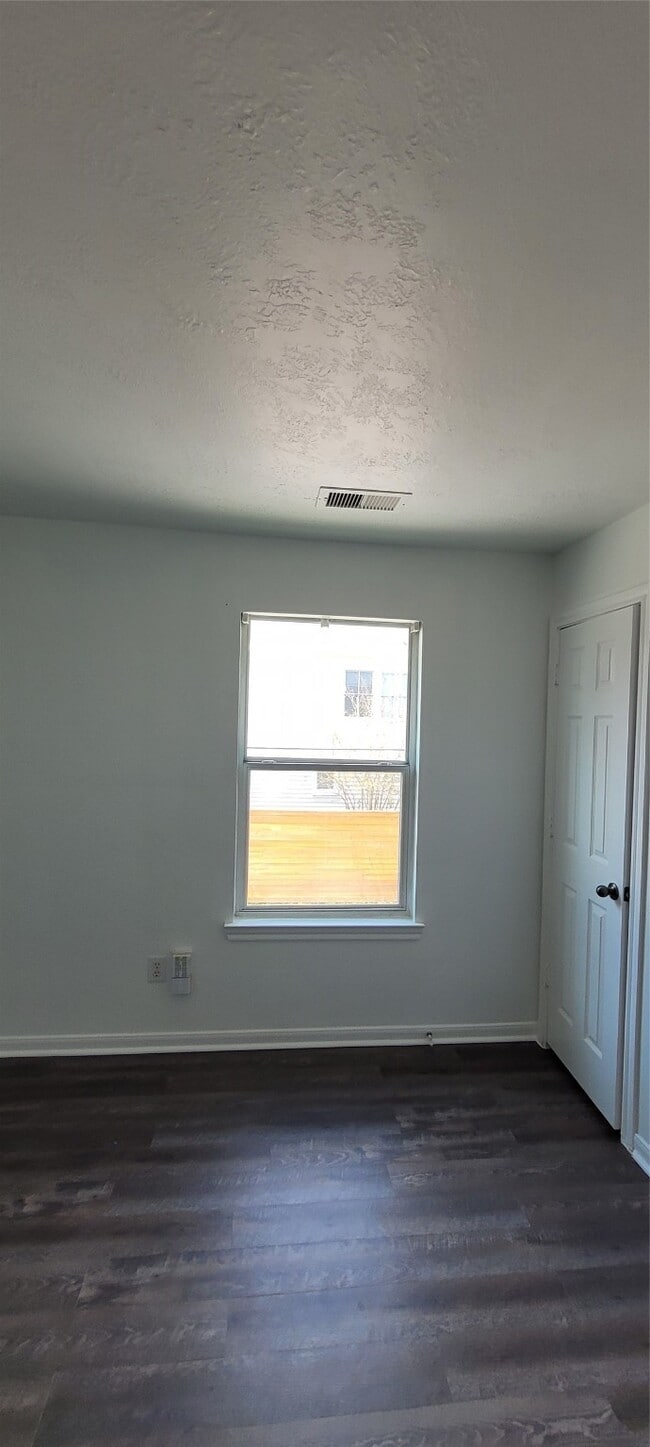 Building Photo - 1426 Ruthven St