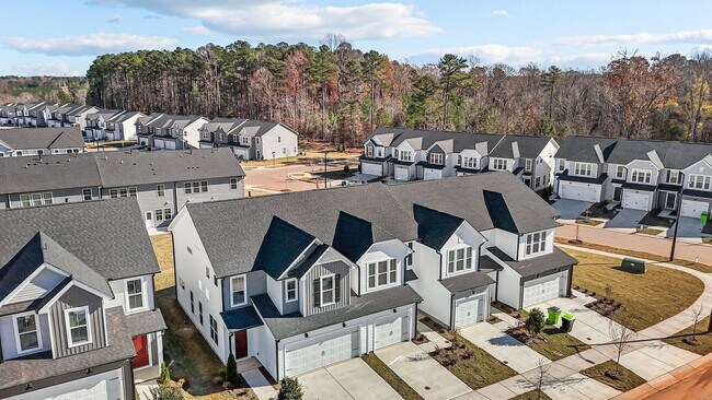 Building Photo - Gorgeous New Construction!  Updated Kitche...