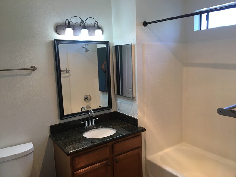 Building Photo - 12675 Camino Mira del Mar