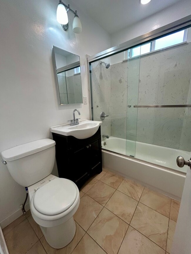 Building Photo - Fantastic San Lorenzo Village Home!   Move...