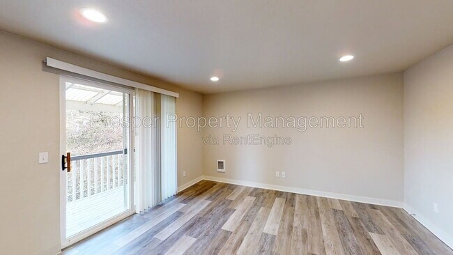 Building Photo - 2301 S 74th St