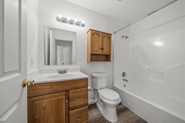 Building Photo - 212 N Wood St