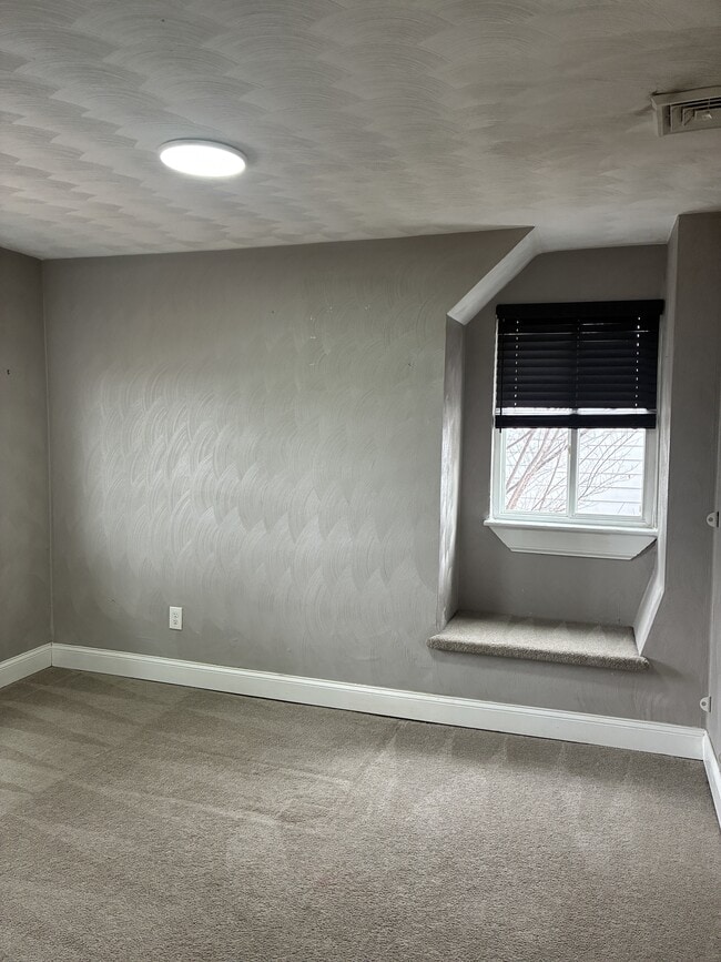 Building Photo - 2808 Beachmont Ave