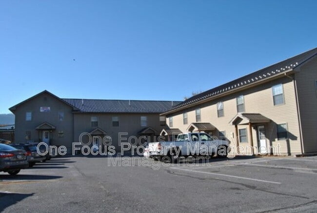 Building Photo - 415 E Church St
