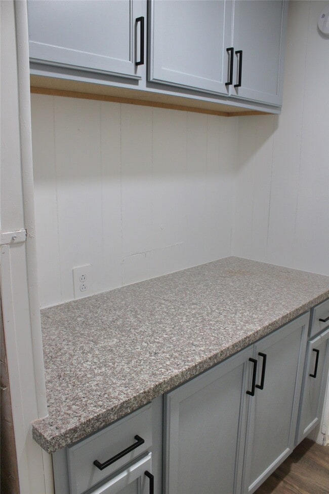 Building Photo - 21615 Erika Ct