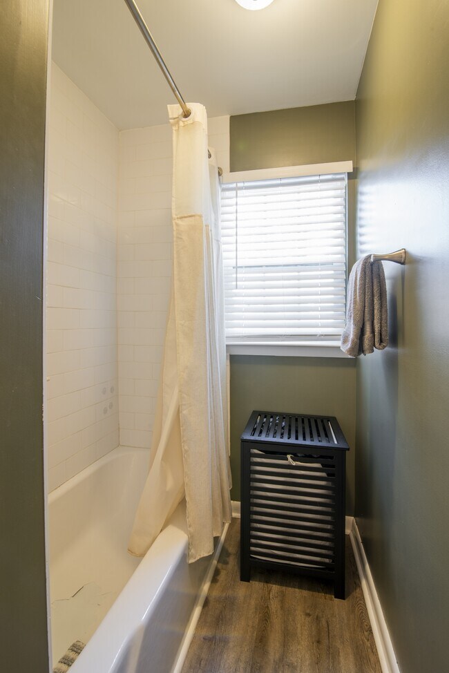 Building Photo - 4605 Coronado Dr