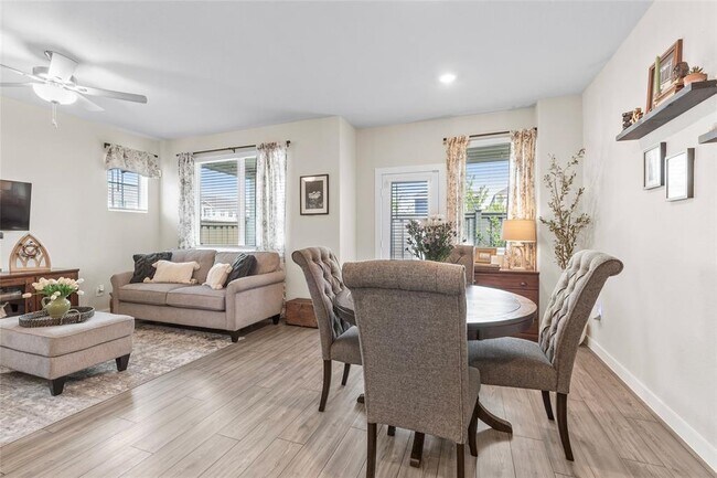 Building Photo - 614 Seabreeze Dr