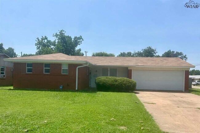 Primary Photo - 4637 N Shore Dr