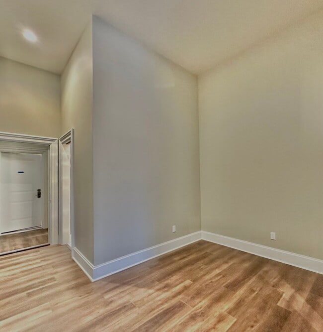 Building Photo - Modern Living with a Touch of Historic Charm