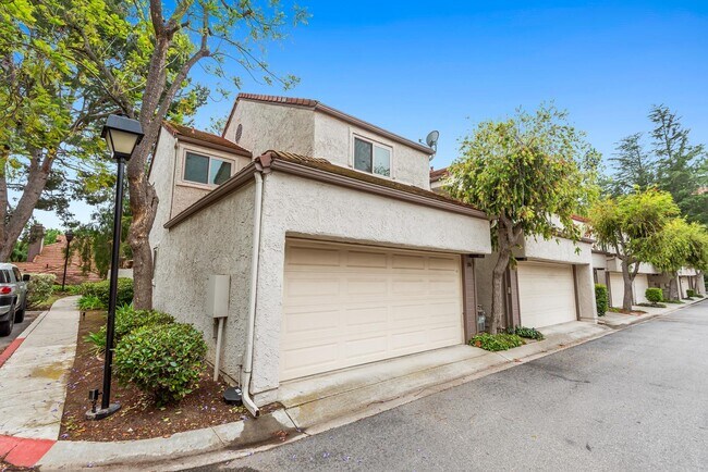Building Photo - 314 Via Colinas