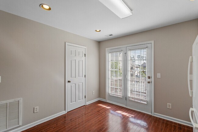 Building Photo - 10028 Blackwell Drive - 1