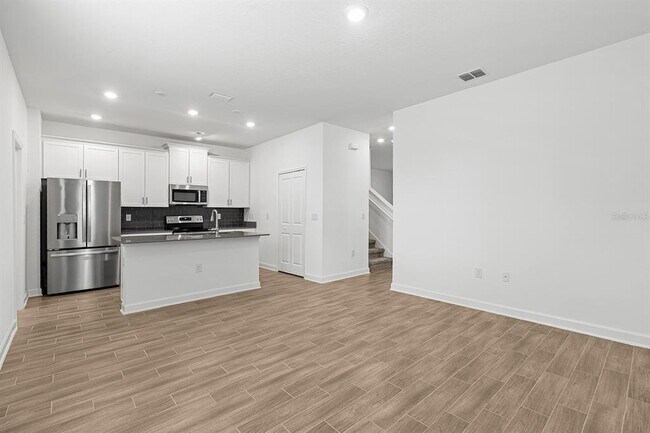 Building Photo - 3053 Ella Wy