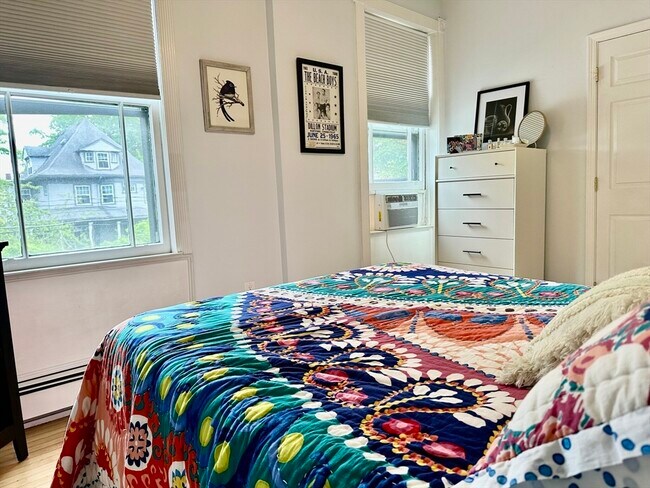 Building Photo - 49 Grove St