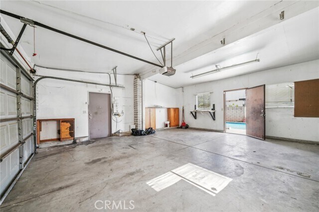 Building Photo - 3098 N Arrowhead Ave