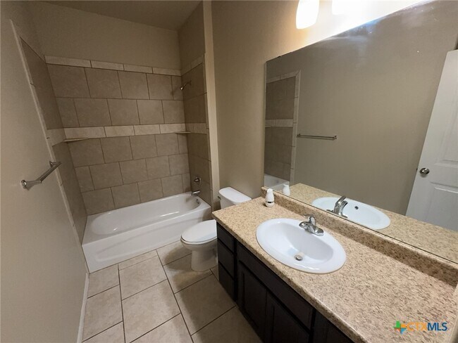 Building Photo - 1300 Vanguard Ln