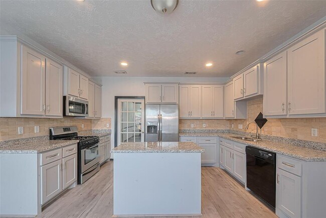Building Photo - 1439 El Camino Village Dr