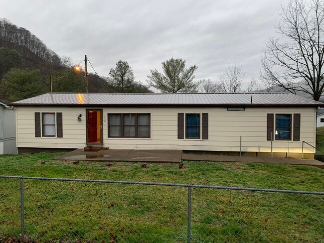334 Coal Run Hill - 334 Coal Run Hill Pikeville KY 41501 | Apartment Finder