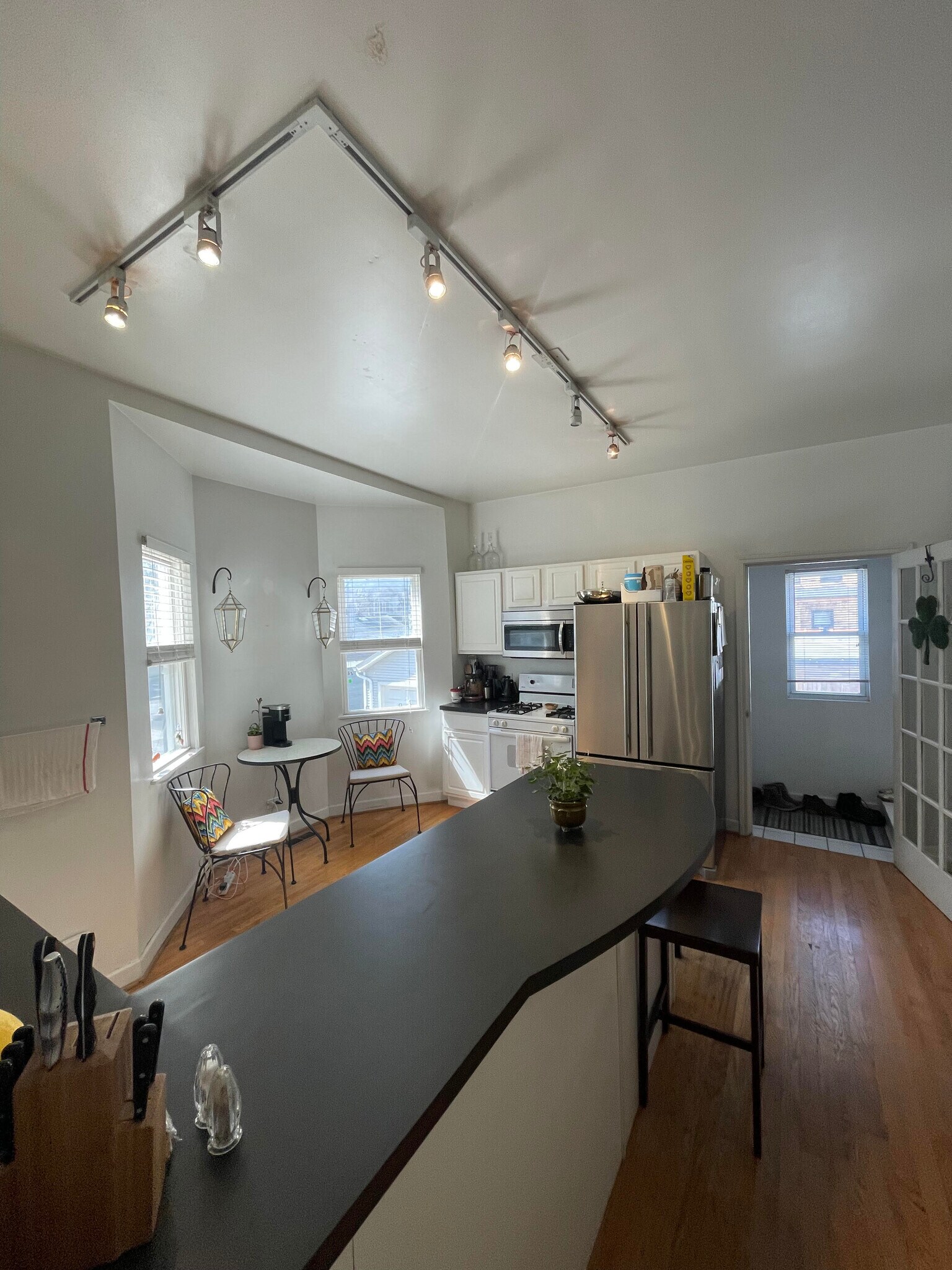 Building Photo - 3306 N Damen Ave