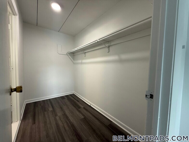 Building Photo - 55 Hill Rd