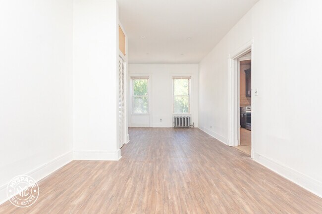 Building Photo - 812 Sterling Pl