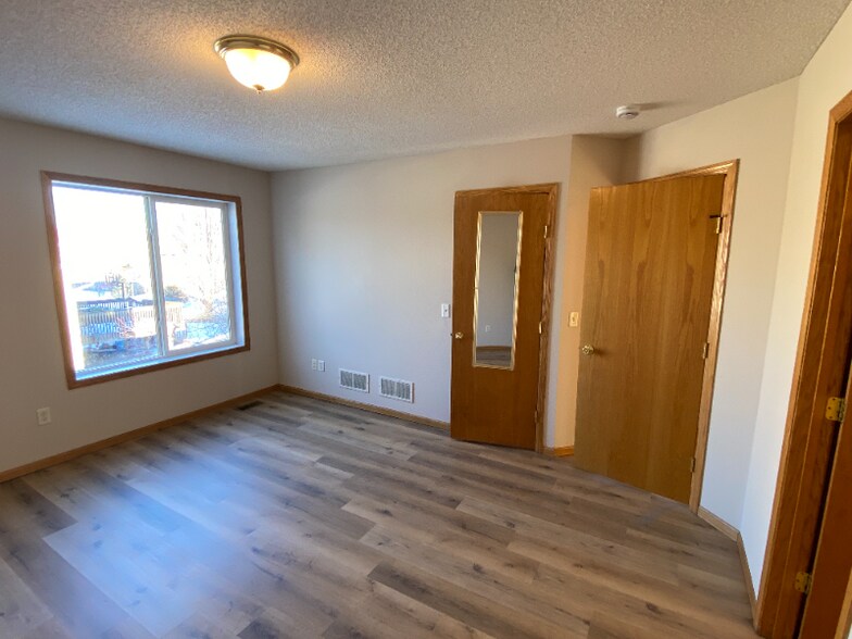 Building Photo - 2100 Bridgewater Blvd S