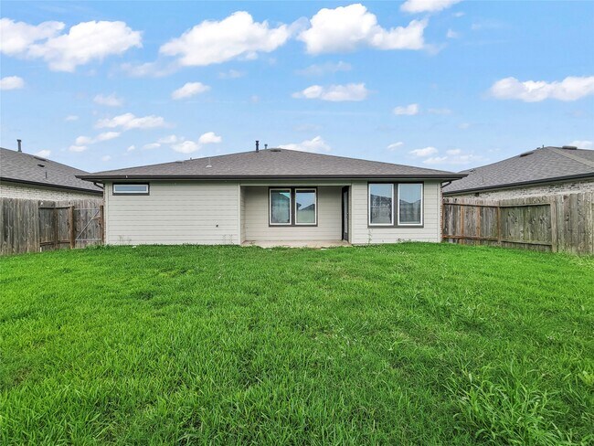 Building Photo - 8122 Hush Hts Dr