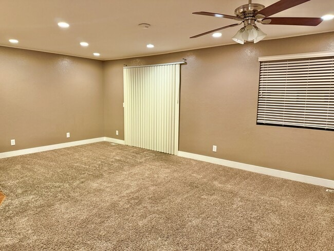 Building Photo - 7426 S 700 E