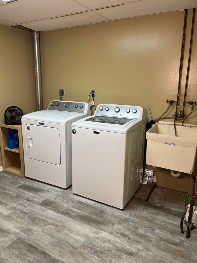 Building Photo - 5652 Ozark Ave N