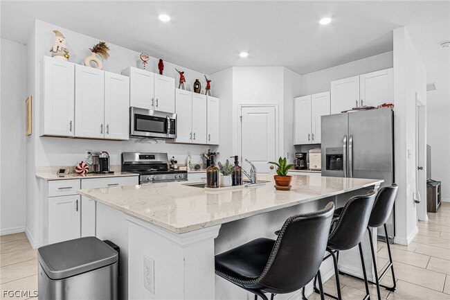 Building Photo - 4007 San Clemente Ct