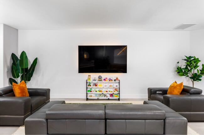 Building Photo - 9841 Colonial Walk S