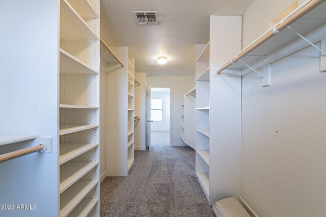 Building Photo - 4244 E Gleneagle Dr