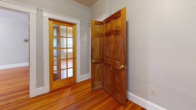 Building Photo - 8 Olmstead St