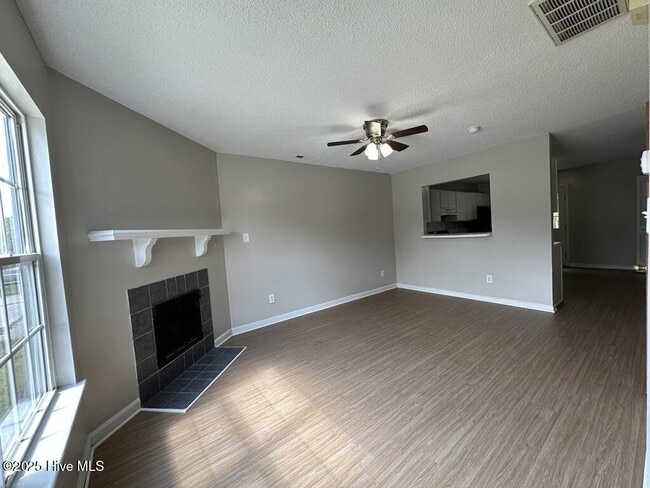 Building Photo - 1059 W Pueblo Dr