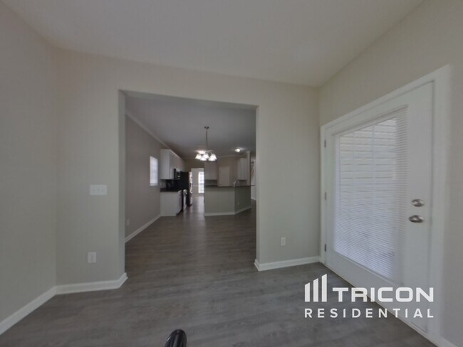 Building Photo - 3756 Wingfield Dr