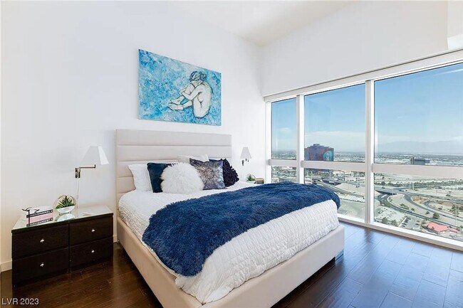 Building Photo - Gorgeous and Fully Furnished Penthouse Style Condo at The Martin