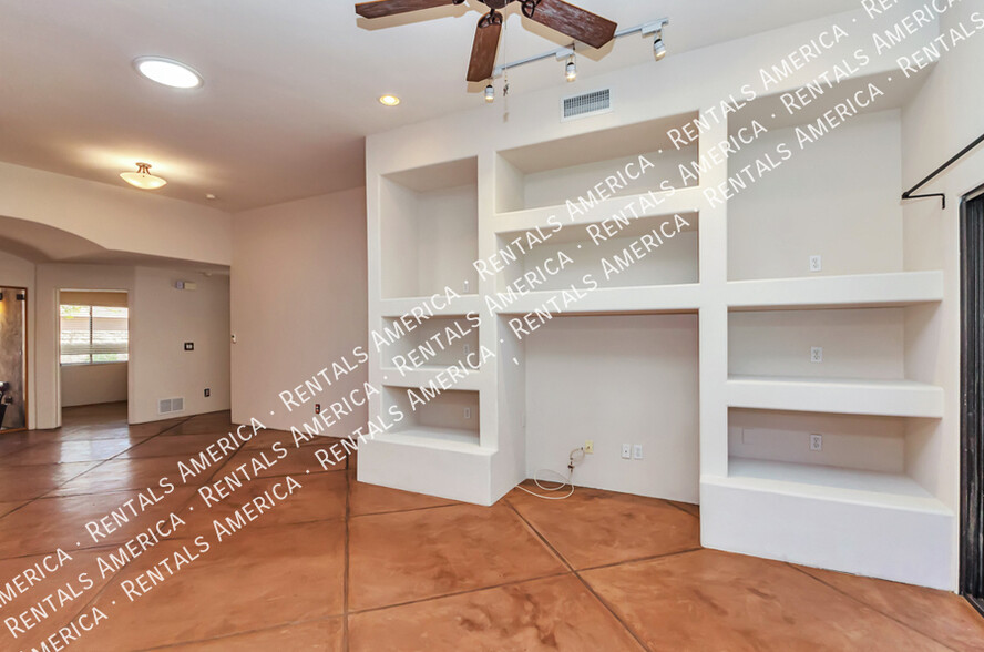 Building Photo - 1711 N Baxter Dr
