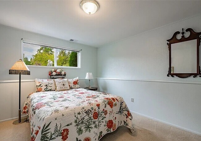 Building Photo - Beautiful Home with 4 Bedrooms and 2 Bathroom available for Rent Today!