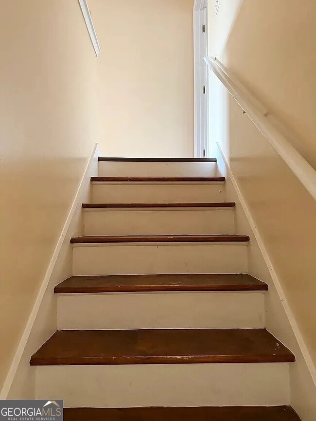 Building Photo - 1202 Pinedale Cir NW