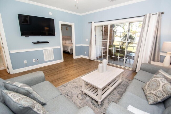 Building Photo - 4868 Dahlia Ct