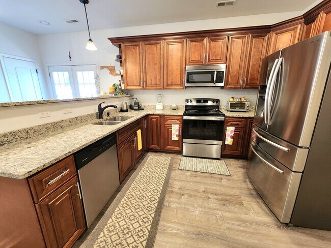 Building Photo - 4 Bedroom Single Family Home near Naval Station Norfolk